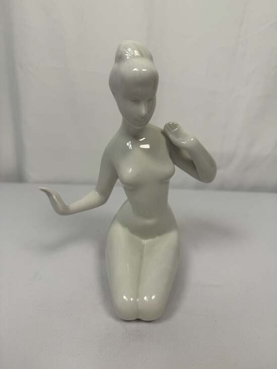 Royal Dux Other - Vintage Royal Dux Jiří Černoch Porcelain Kneeling Woman Figurine